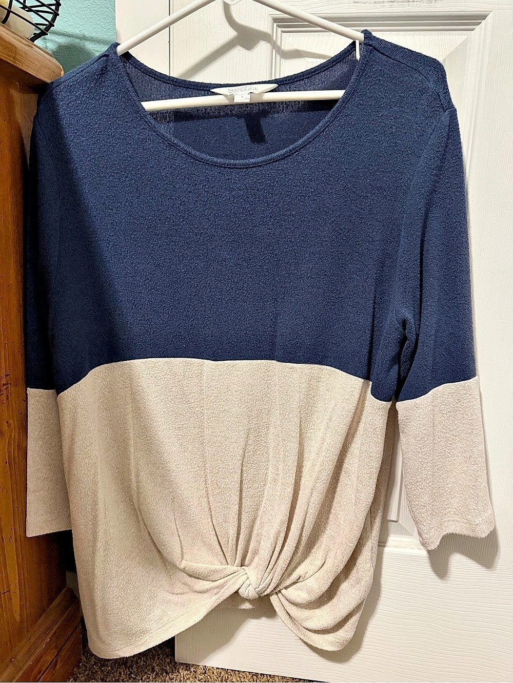 Market & Spruce Color Block Knot Front Top in Blue & Cream Size Large